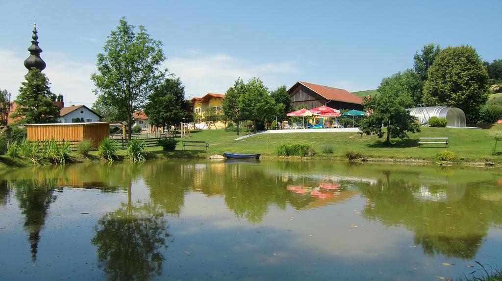 Ferienhotel Innviertel Kirchheim im Innkreis Bagian luar foto